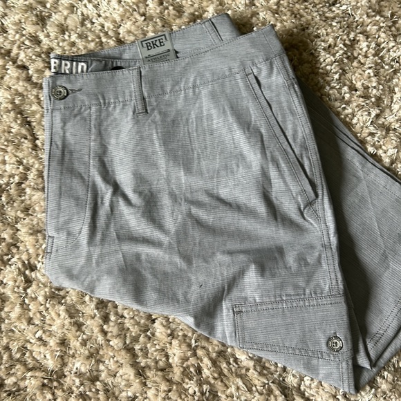 NWT!! Men’s Buckle Shorts - Picture 6 of 7